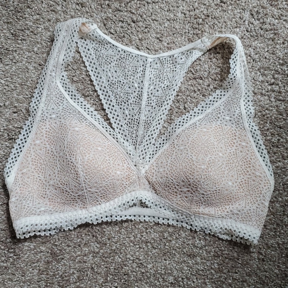 Victoria's secret off white bralette size medium